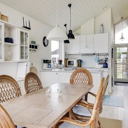 Three-bedroom Holiday In Haderslev Diernæs
